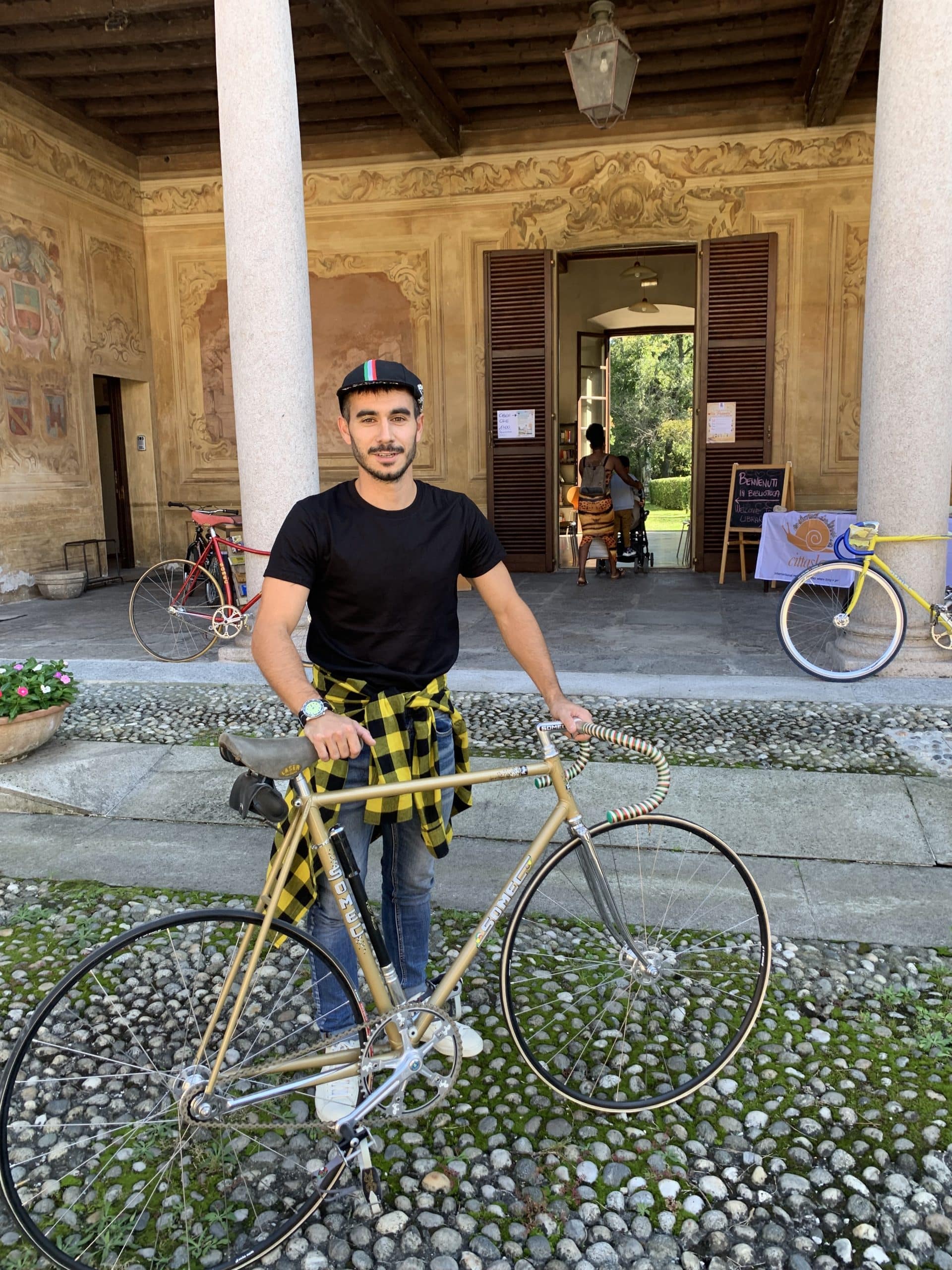 Turbigo, Flavio Rama e la manutenzione della bicicletta