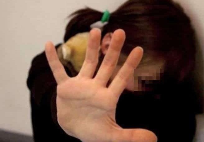 Che degrado: Milano, 26enne fa prostituire fidanzata 16enne per pagare debiti di droga..