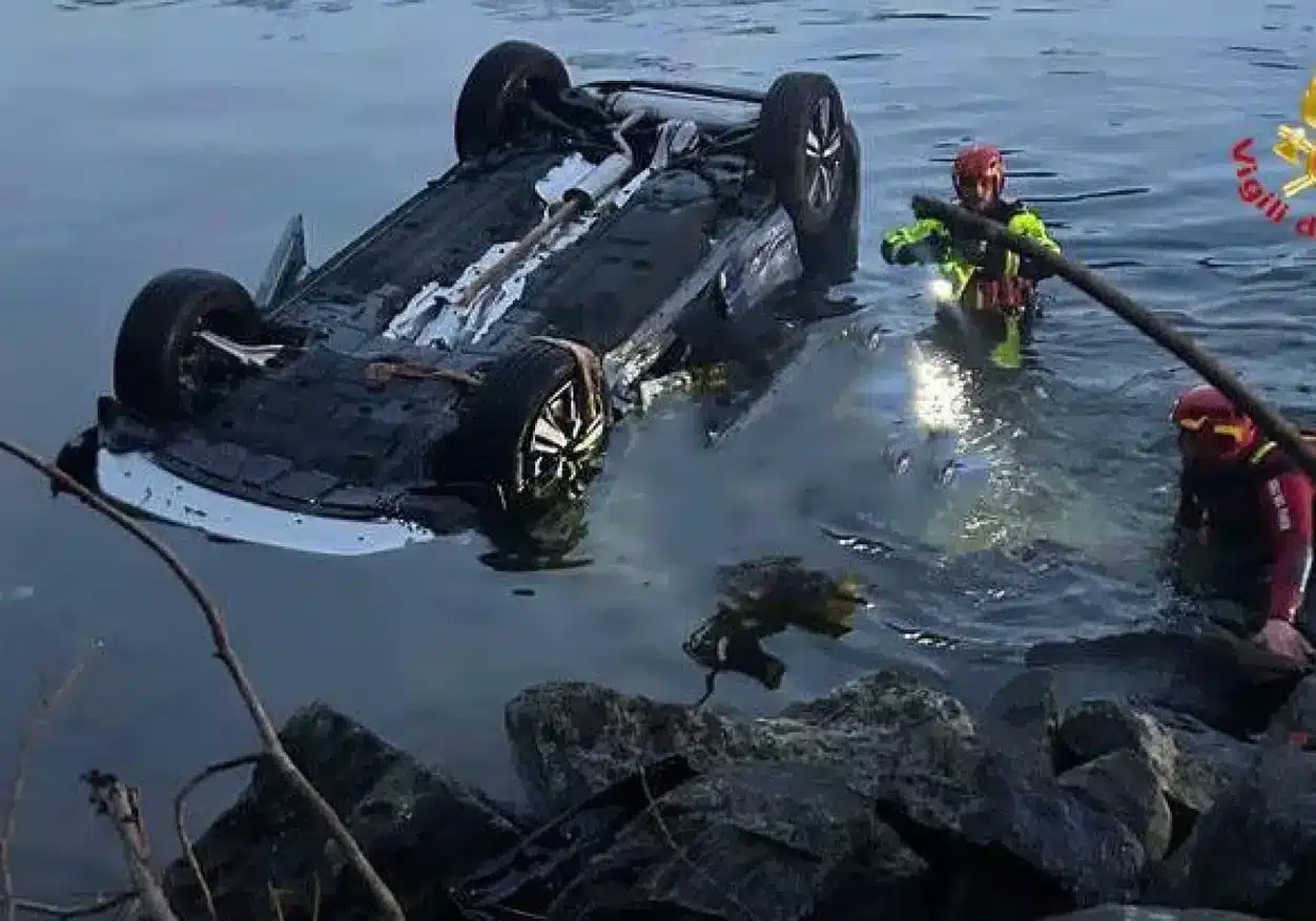 Lecco. Auto nel lago, morto in ospedale il marito della prima vittima
