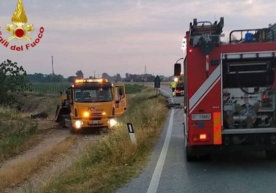 Pavia, frontale sulla Tangenziale Est: muore 48enne