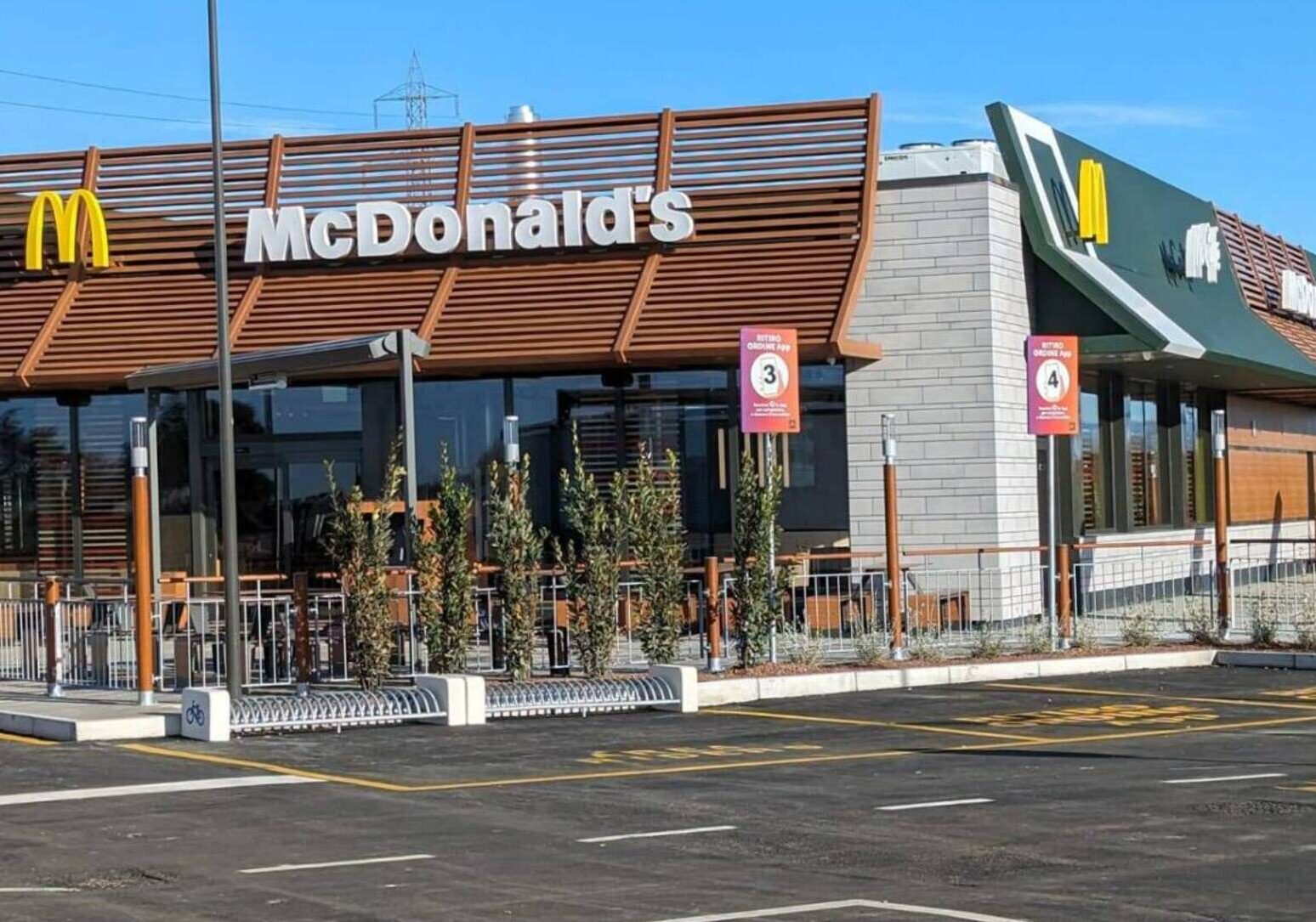 Apre il nuovo Mac di Solaro: 32 posti di lavoro