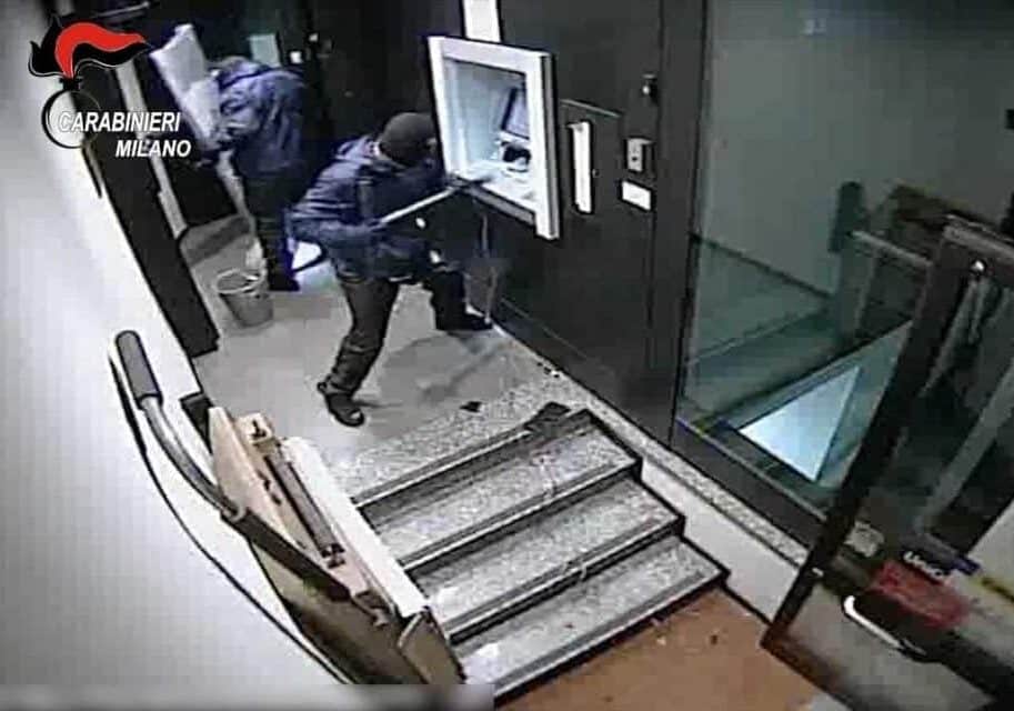 La banda dei Bancomat colpisce a Casorate Primo