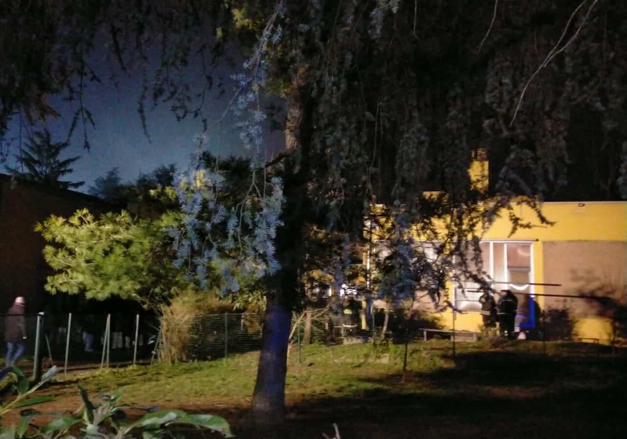 Incendio nel locale caldaia della scuola: evacuata la palestra mentre era in corso la lezione di Karate
