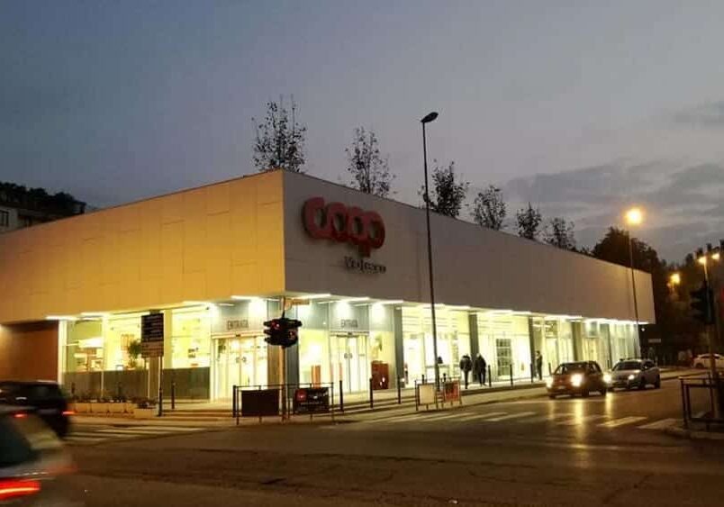 Monza: ruba cassa del parcheggio alla Coop (con 48 euro..), arrestato