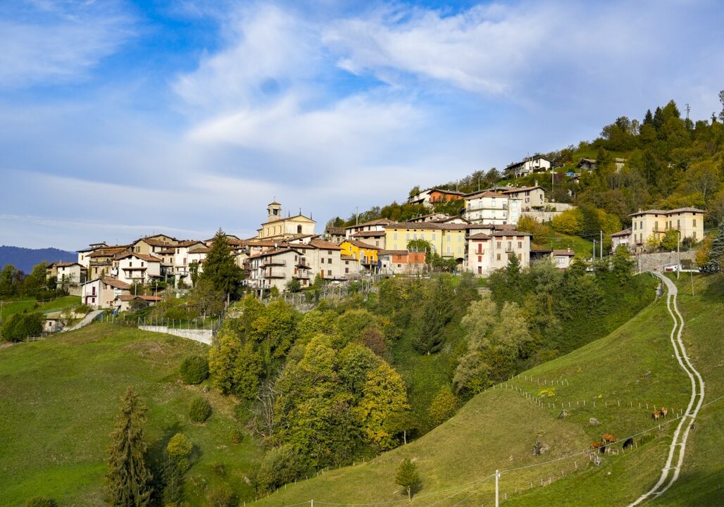 Centinaia di Comuni lombardi a rischio spopolamento