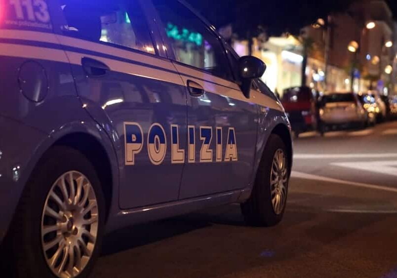 Milano: rubano borsa in ospedale e fuggono in auto, arrestati due peruviani