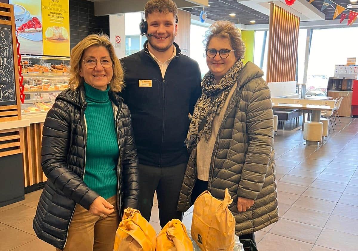 Ad Abbiategrasso McDonald’s e Fondazione Ronald McDonald  donano 50 pasti caldi a settimana a chi è in difficoltà