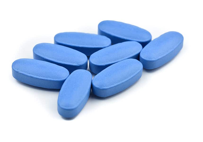 Milano, droga e Viagra illegale: 44enne in manette