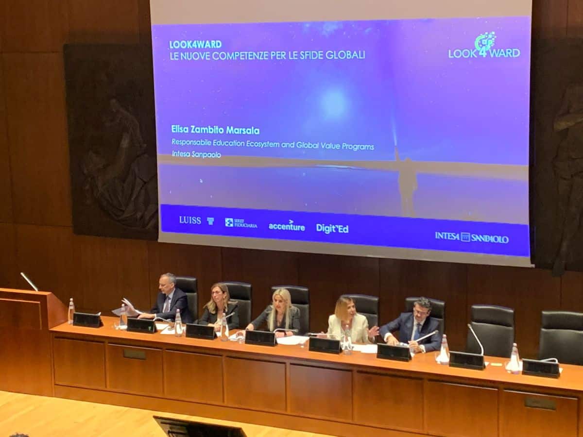 Intesa Sanpaolo, le nuove competenze leve per le aziende del futuro