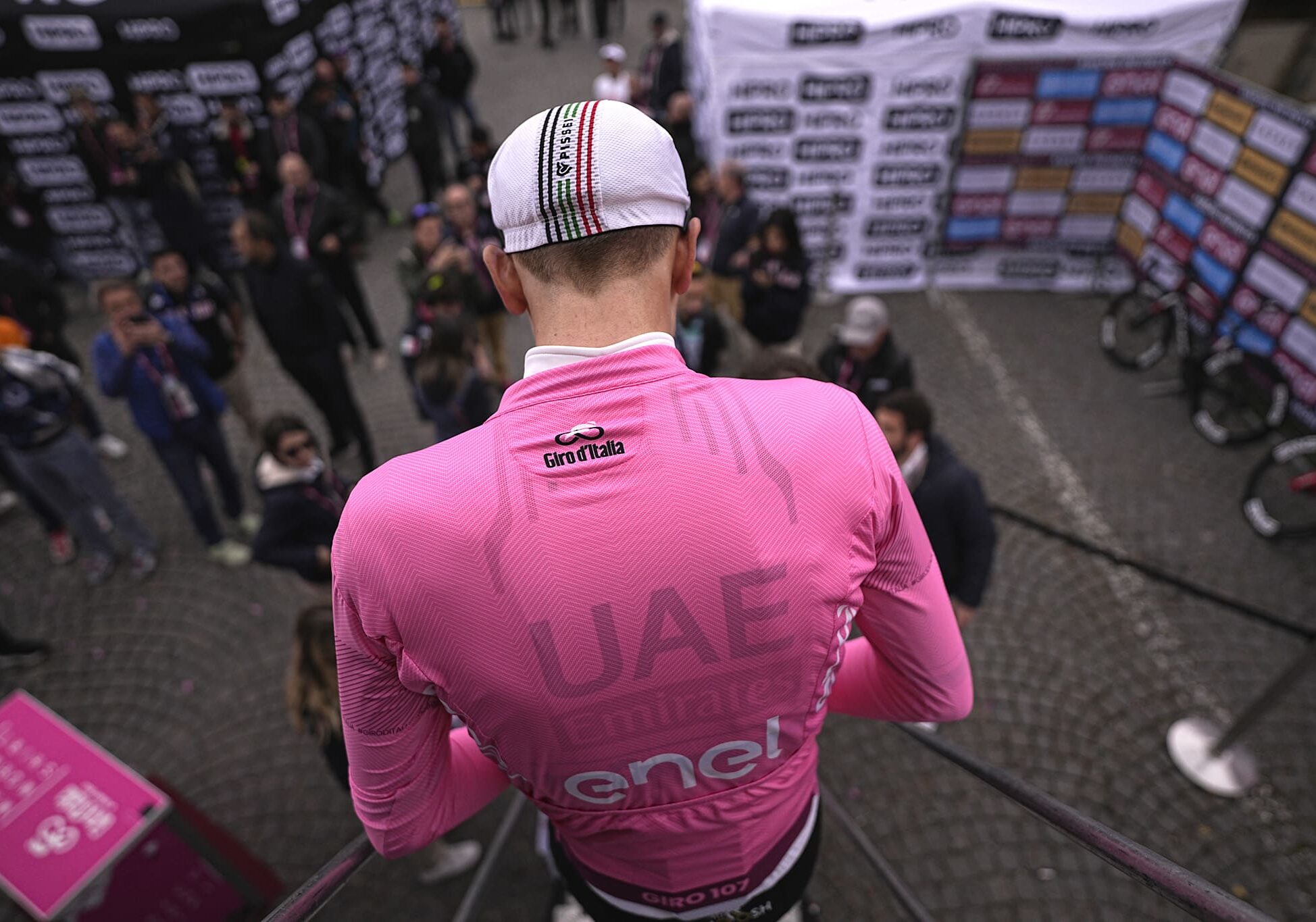 Giro d’Italia: a Oropa rivive il mito di Marco Pantani, grazie a Pogacar