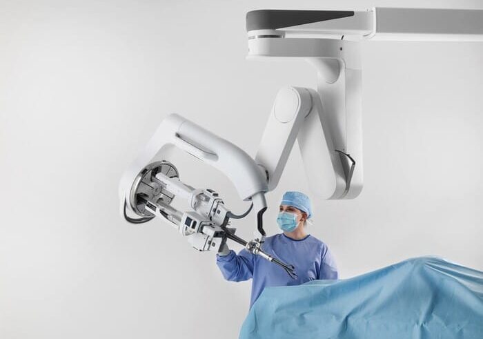 Salute. Tumore al seno: a Torino il primo intervento con il robot  ‘Cobra’