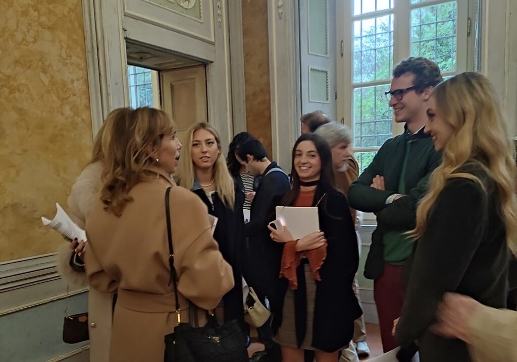 Corbetta: in oltre 400 persone per “Schermi d’Arte. Il paravento, da oggetto a favola”