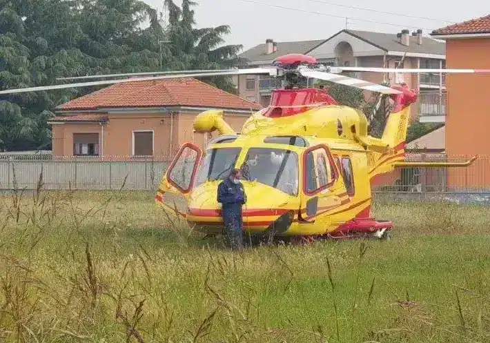 Bareggio: cede il terrapieno al cantiere, operaio travolto elitrasportato in codice rosso a Pavia