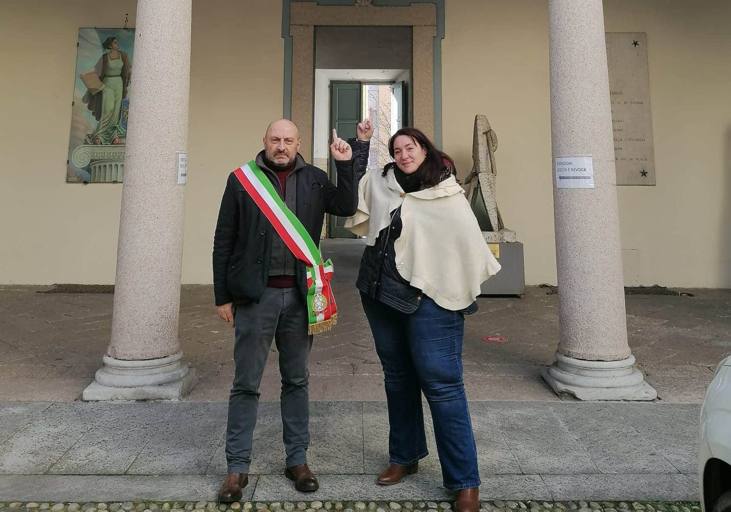 Somma Lombardo si schiera contro la violenza sulle donne