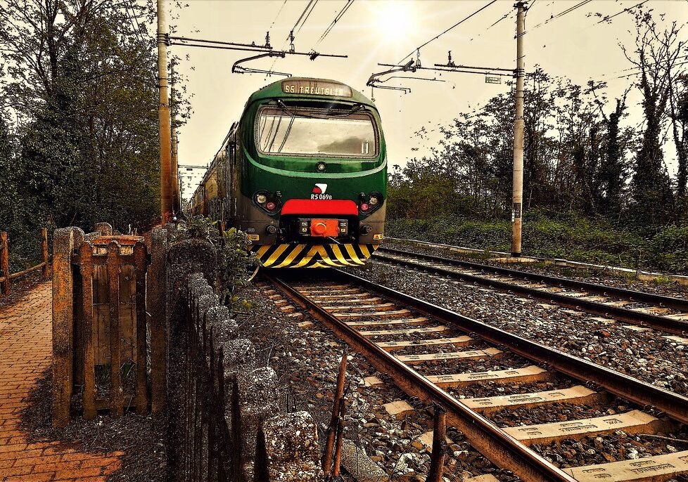 L’assessore regionale Lucente: 250 treni cancellati? Fake news