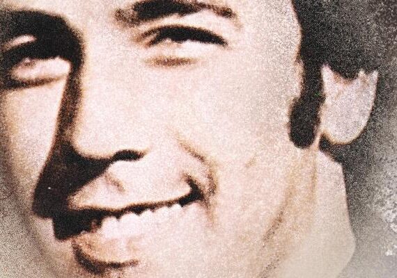 Faccia da Alfredo Papa e gli imitatori perduti. Di Massimo Moletti