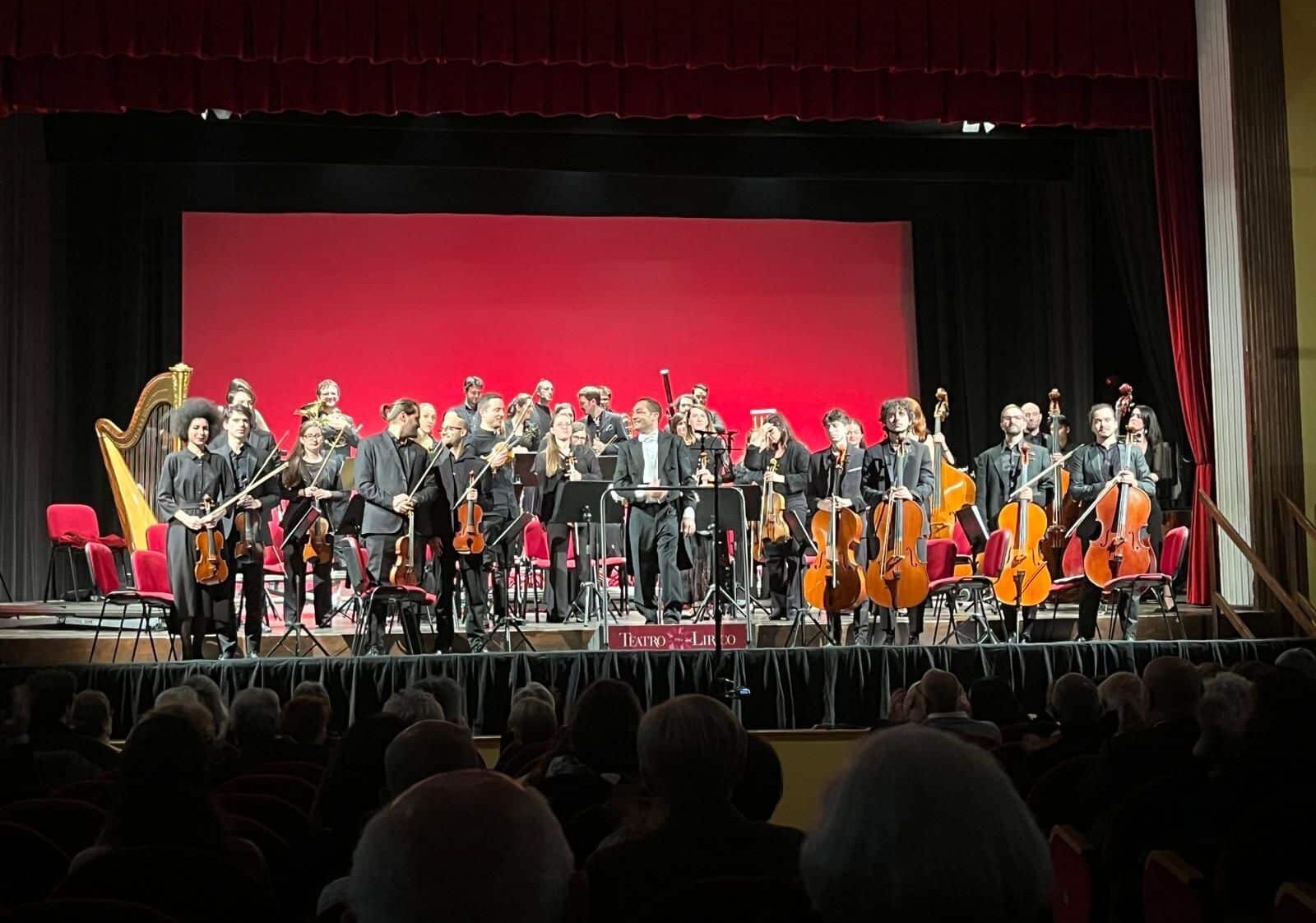 Magenta, la Nona Sinfonia di Mahler entusiasma il pubblico del Lirico