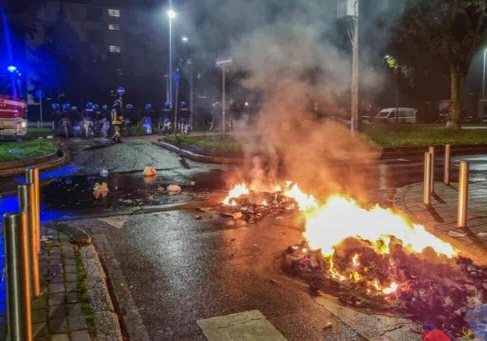 Disordini a Milano Corvetto, il 21enne arrestato sarà interrogato domani