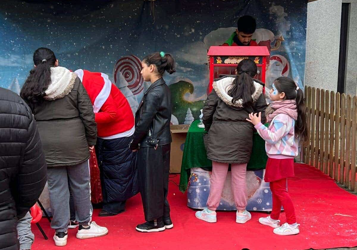 “SaltaNatale” in piazza Cavour: che festa per i bambini di Trecate