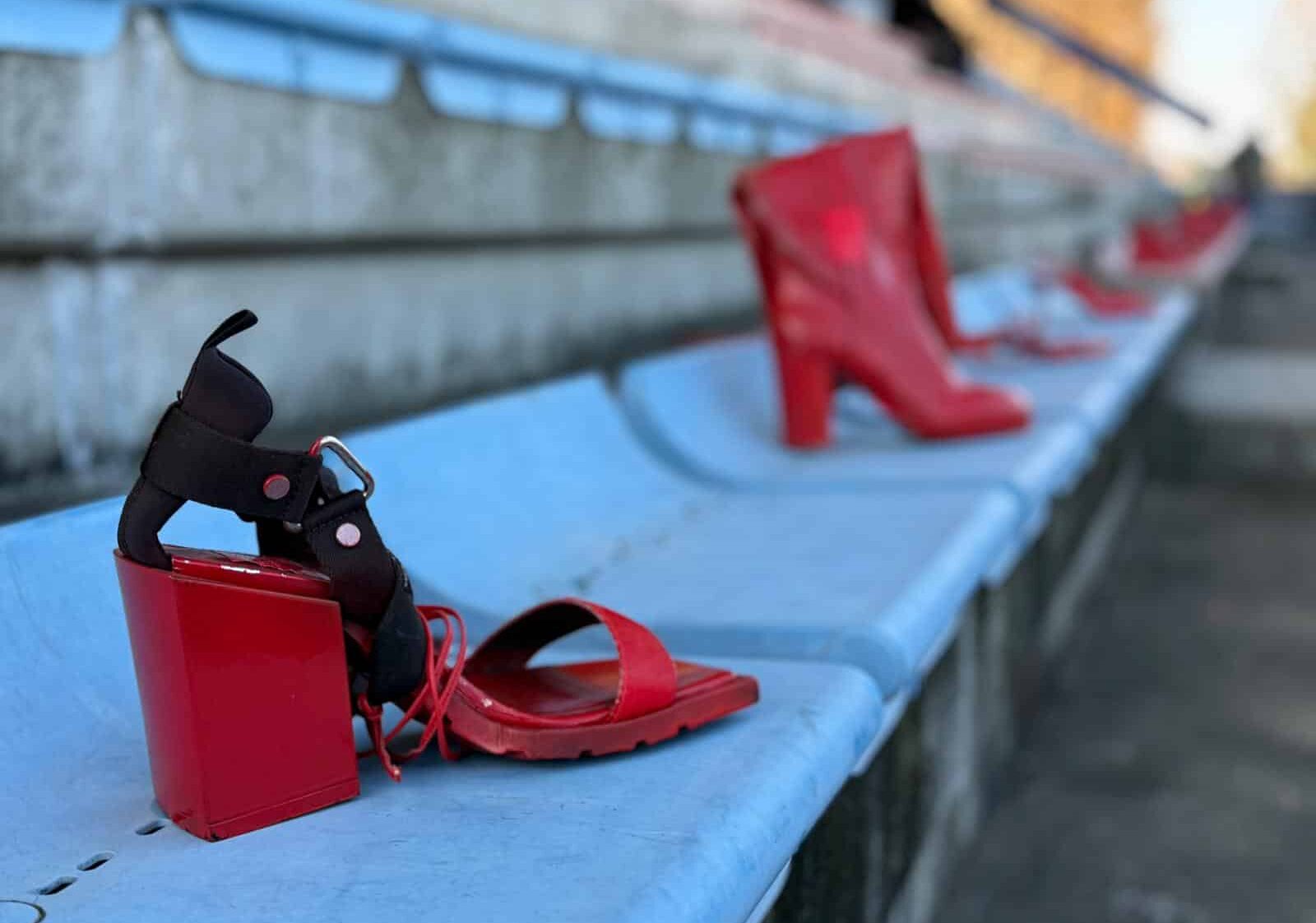 Scarpette rosse sulla tribuna: l’appello del Rugby Parabiago contro la violenza di genere