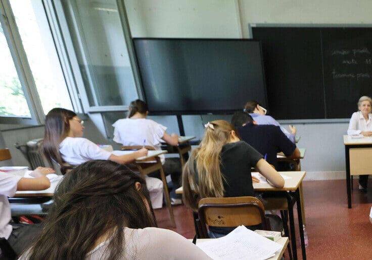 “Faccia da schiaffoni e ti giri…” in un San Remo di eterne promesse