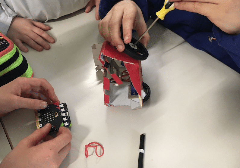 Magenta. “Robottiamo”, con Cardy Robot tutti baby programmatori