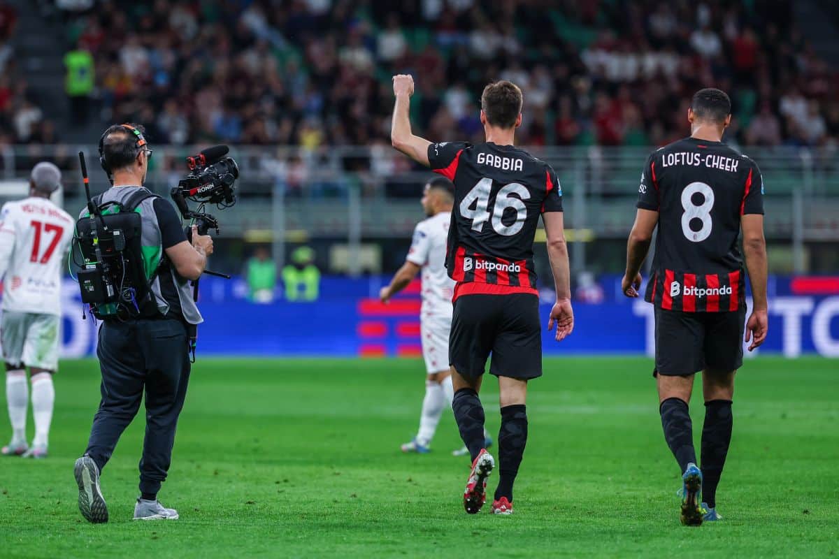 Il Milan chiude la stagione battendo 2-0 il Monza, tifosi delusi