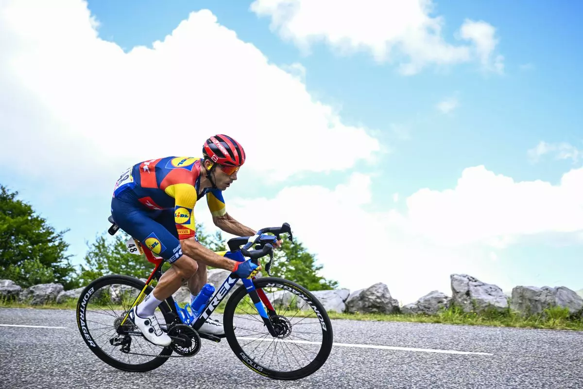 Acuto di Carlos Verona ad Asiago, Del Toro resta leader del Giro