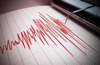 Grecia, serie di terremoti sull’isola di Eubea: paura e danni