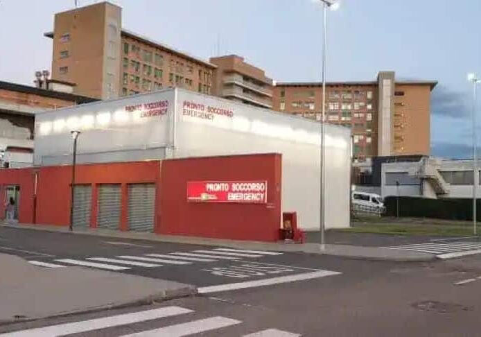 Magenta: bloccato dai poliziotti, reagisce e ne manda uno all’ospedale