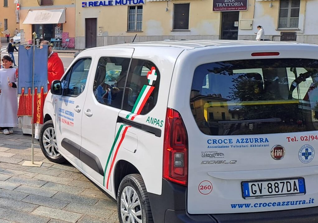 Robecco, ecco il nuovo mezzo della Croce Azzurra