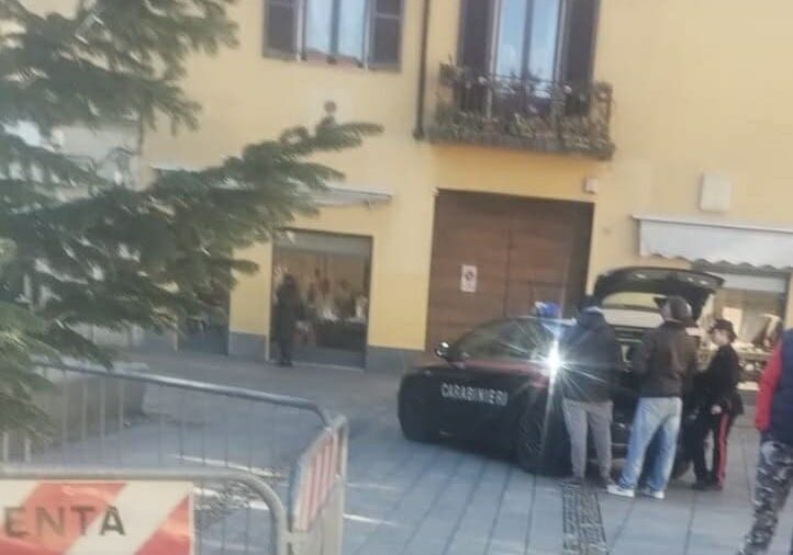 Magenta, lite in piazza Liberazione: intervengono i Carabinieri, denuncia per un coinvolto