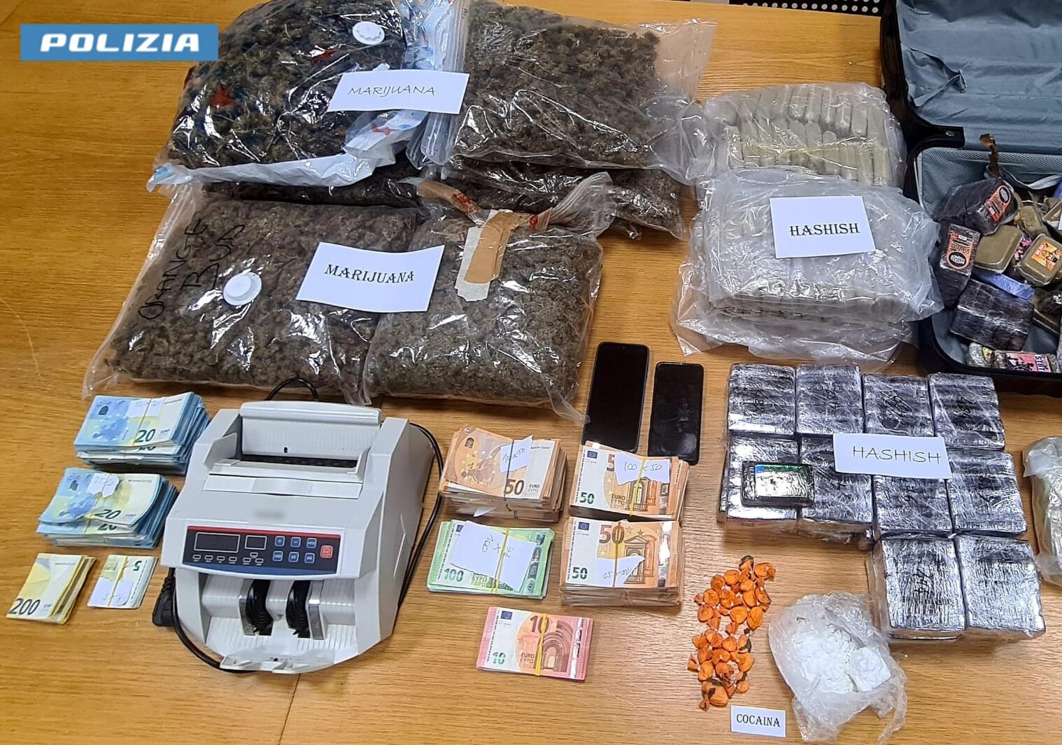 Trezzano Rosa, trovato con 38 chili di droga e 9000 euro