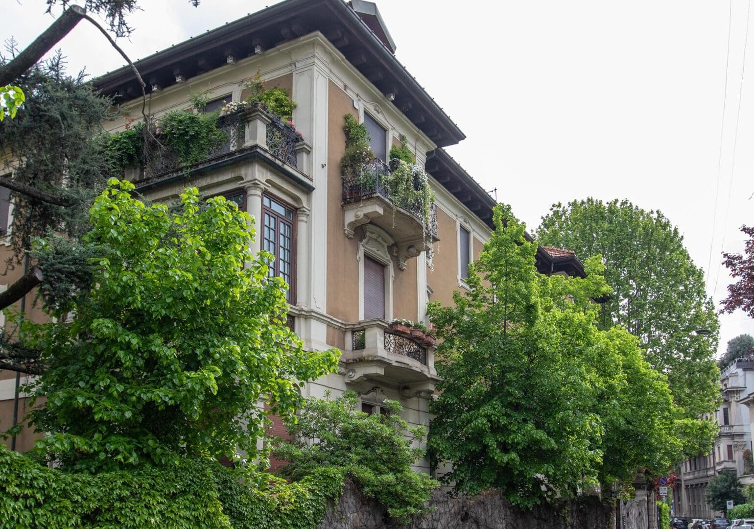 Uccise domestico in una villa a Milano, “nessun vizio di mente”