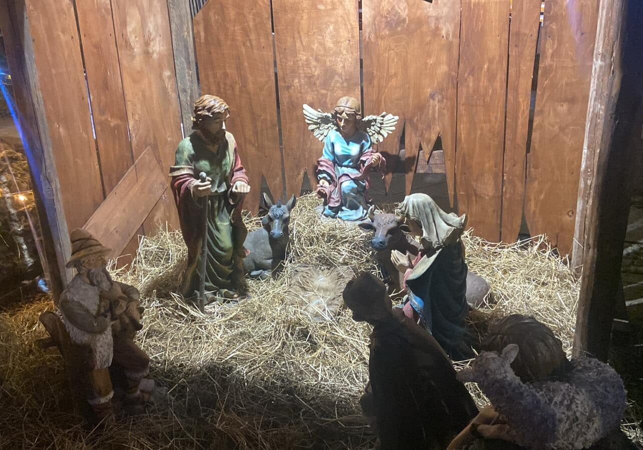 Magenta, tutti attorno al Santo Presepe