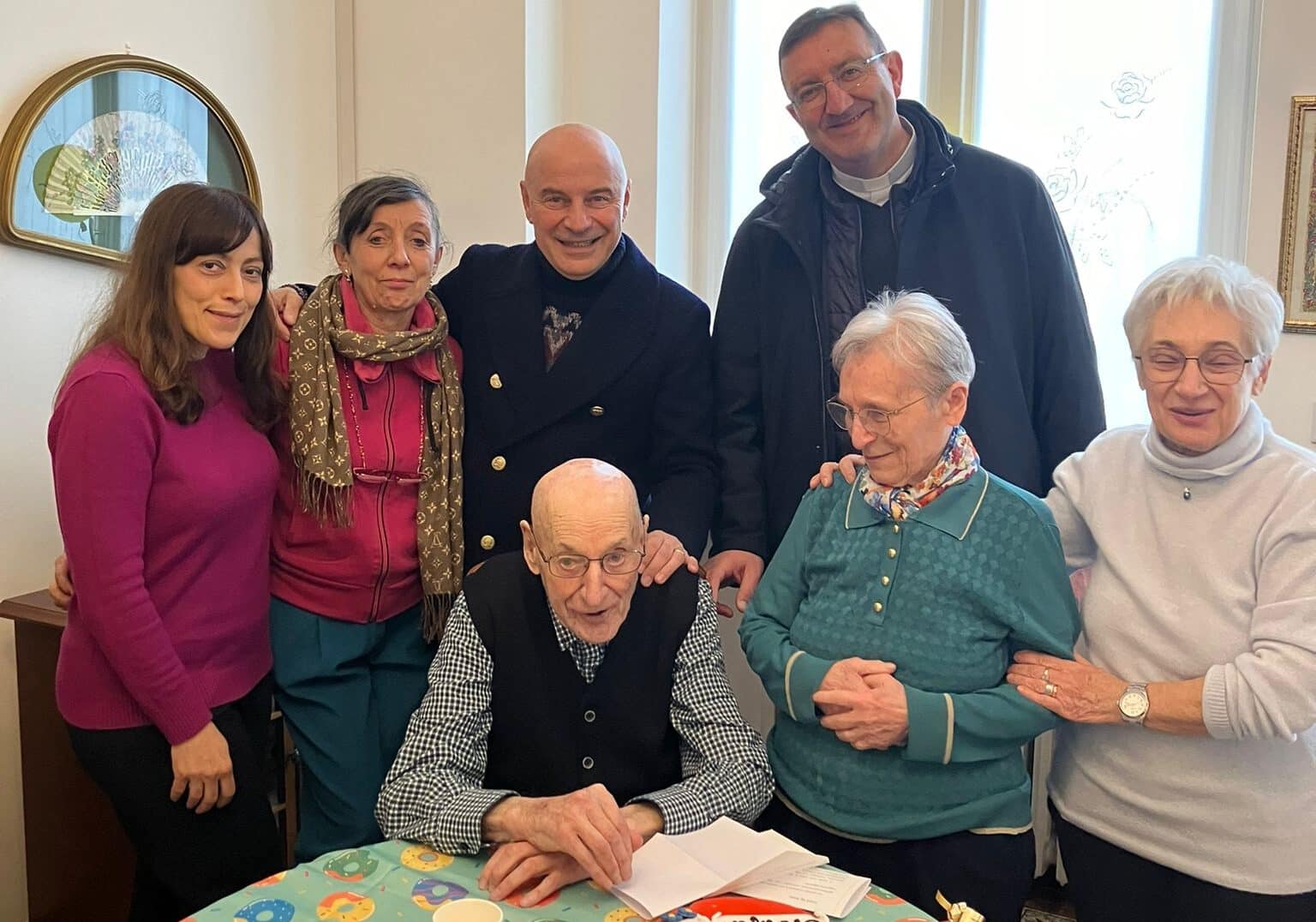 Magenta. Giovanni Nidola compie 100 anni: gli auguri del Sindaco e del Prevosto