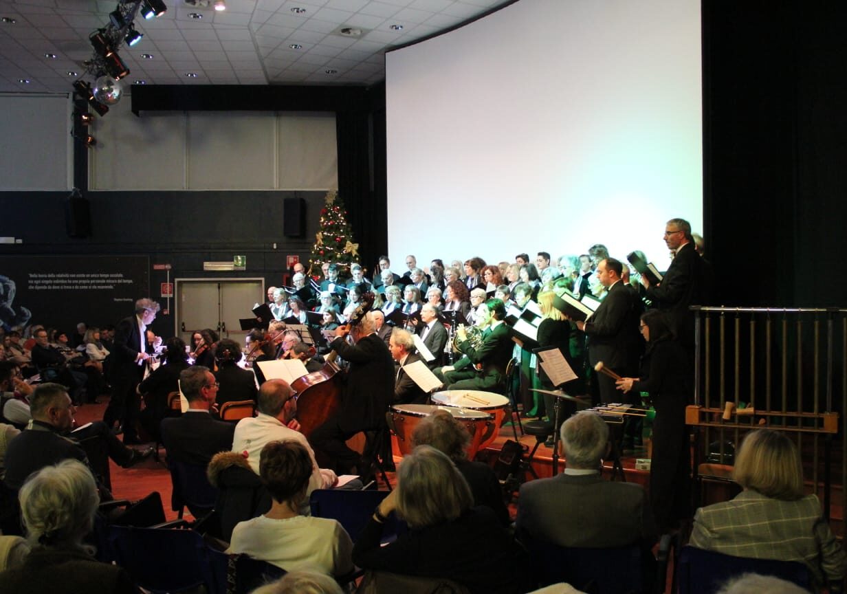Grande successo per la tournée natalizia del Coro Sinfonico e l’Orchestra dell’Accademia Amadeus