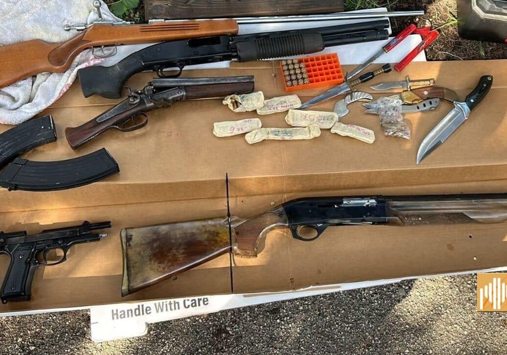 Milano: armi, munizioni e droga in un magazzino, arrestato 58enne