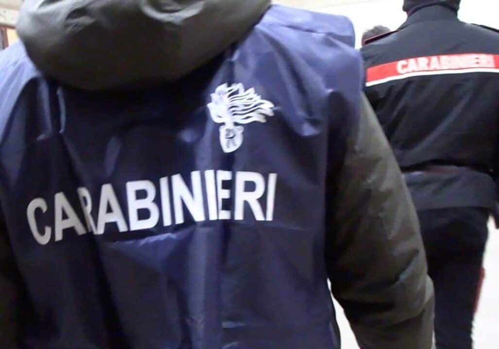 Cassolnovo: figlio esce con una corda e un coltello, padre chiama carabinieri ed evita il suicidio