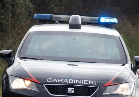 Gambolò, lite stradale degenera in aggressione: 60enne rapinato, denunciati due giovani