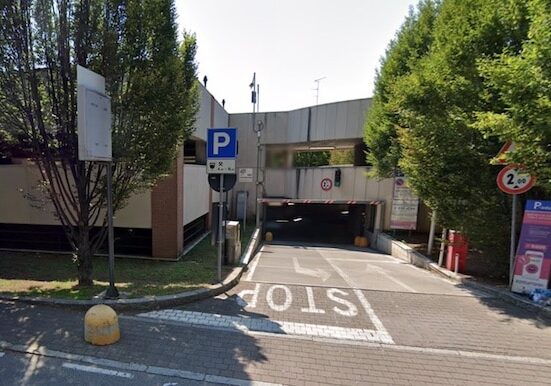 Magenta. Parcheggi gratuiti sulle strisce blu nel centro cittadino e nei primi due piani del silos multipiano