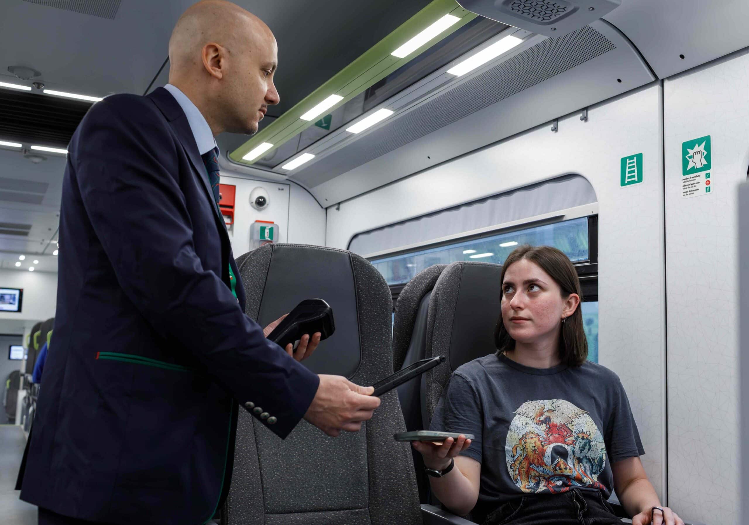 Trenord con “community” premia chi viaggia in treno:  47mila iscritti e 13 milioni di kg di Co2 risparmiate