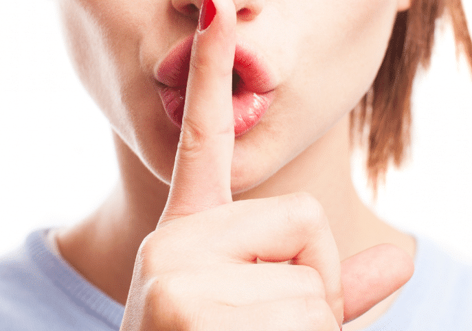 Faccia da onnisciente – Il potere di parlare del niente