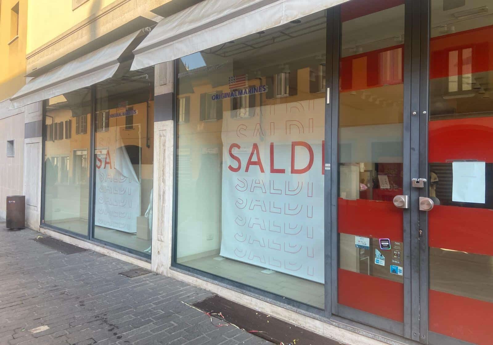 Commercio. La fuga continua. Anche Original Marines lascia Magenta