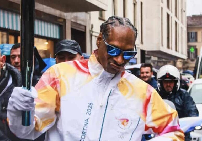 Tutti pazzi per Snoop Dogg, tedoforo a  Gallarate (e al villaggio olimpico Usa)