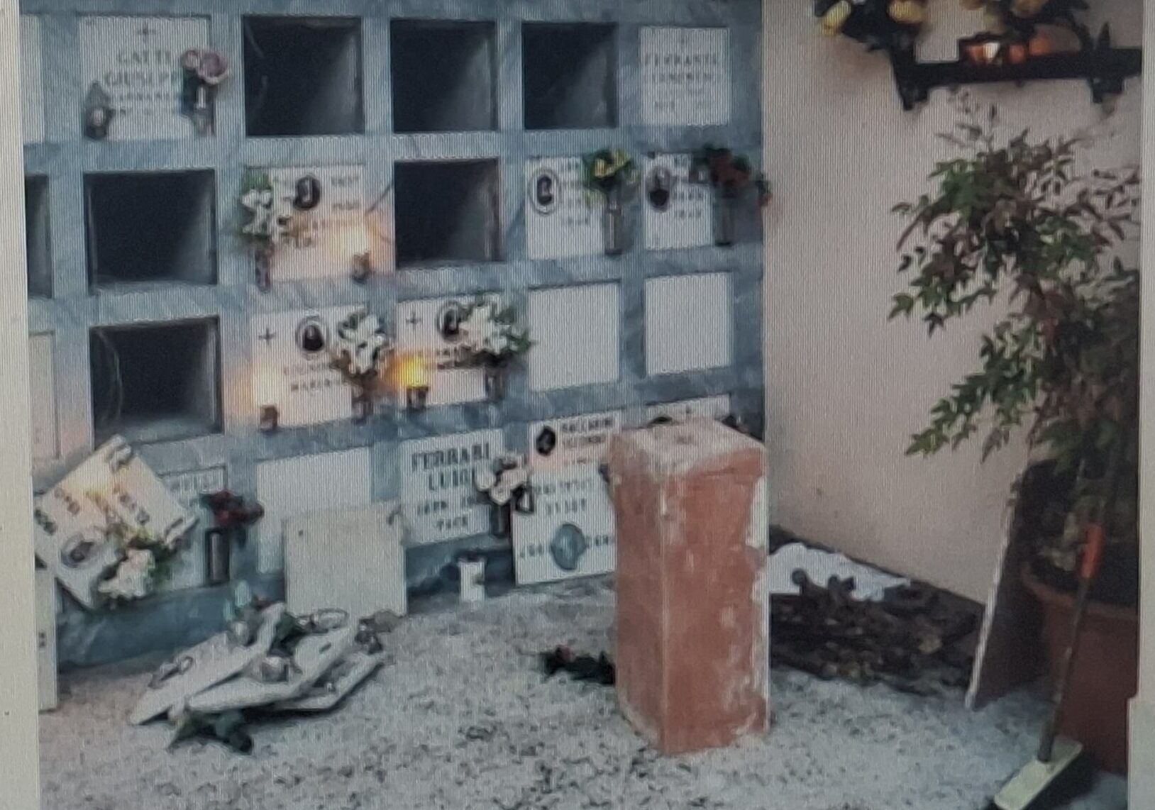 Che vergogna: cimitero profanato a Gambarana, in Lomellina