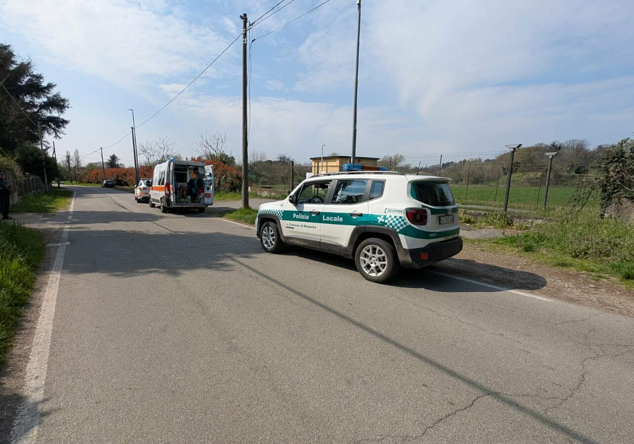 Magenta: ancora un ciclista caduto rovinosamente nella discesa di via Valle, il secondo in pochi giorni