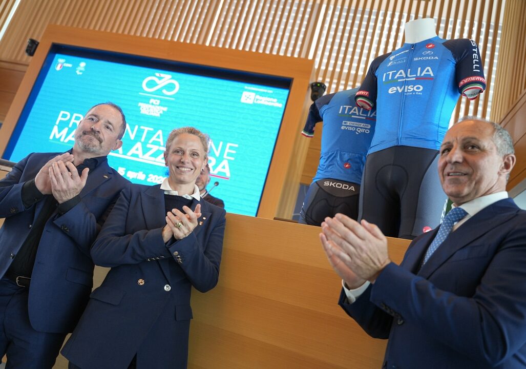 Ciclismo. Presentata a Palazzo Lombardia la nuova maglia azzurra delle squadre nazionali