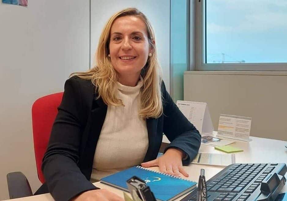 Giovani e dipendenza digitale: oltre le condanne, serve educazione