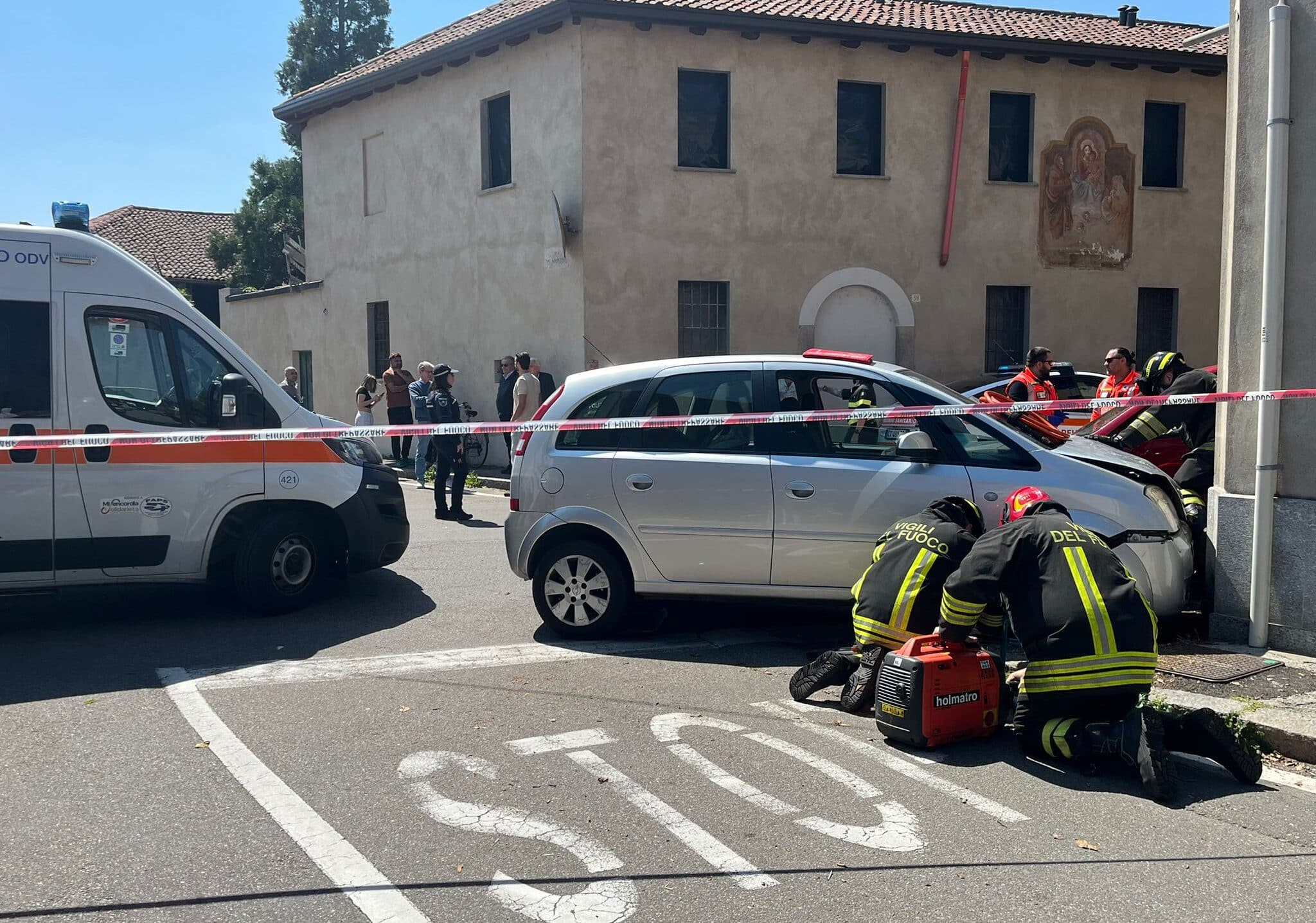 Cuggiono: scontro tra auto in via Garibaldi, feriti accompagnati a Magenta e Legnano in codice giallo